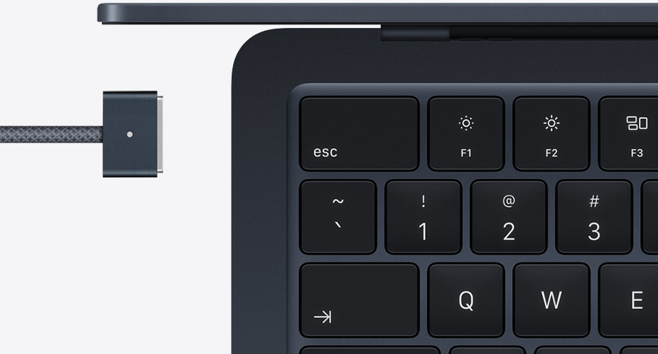 MacBook Air 13″ M2, magsafe