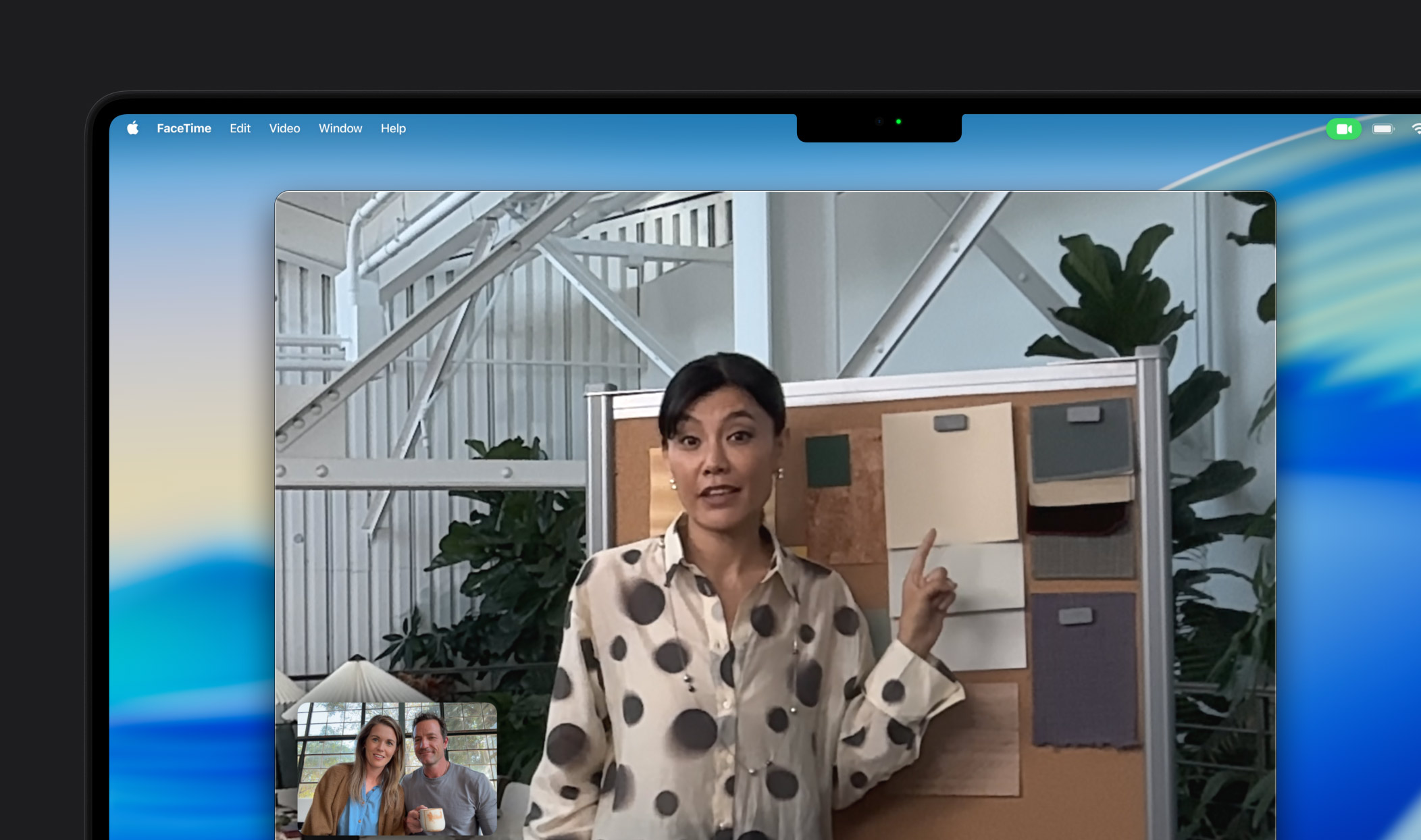 MacBook Pro 14″ M2 Pro, camera start